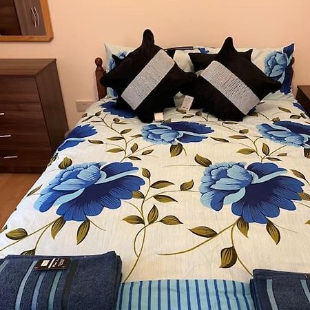 004- Brand New 1 Bedroom Apartment F1 อีลลิง ภายนอก รูปภาพ