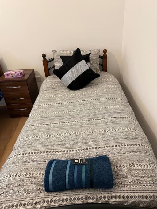 004- Brand New 1 Bedroom Apartment F1 อีลลิง ภายนอก รูปภาพ